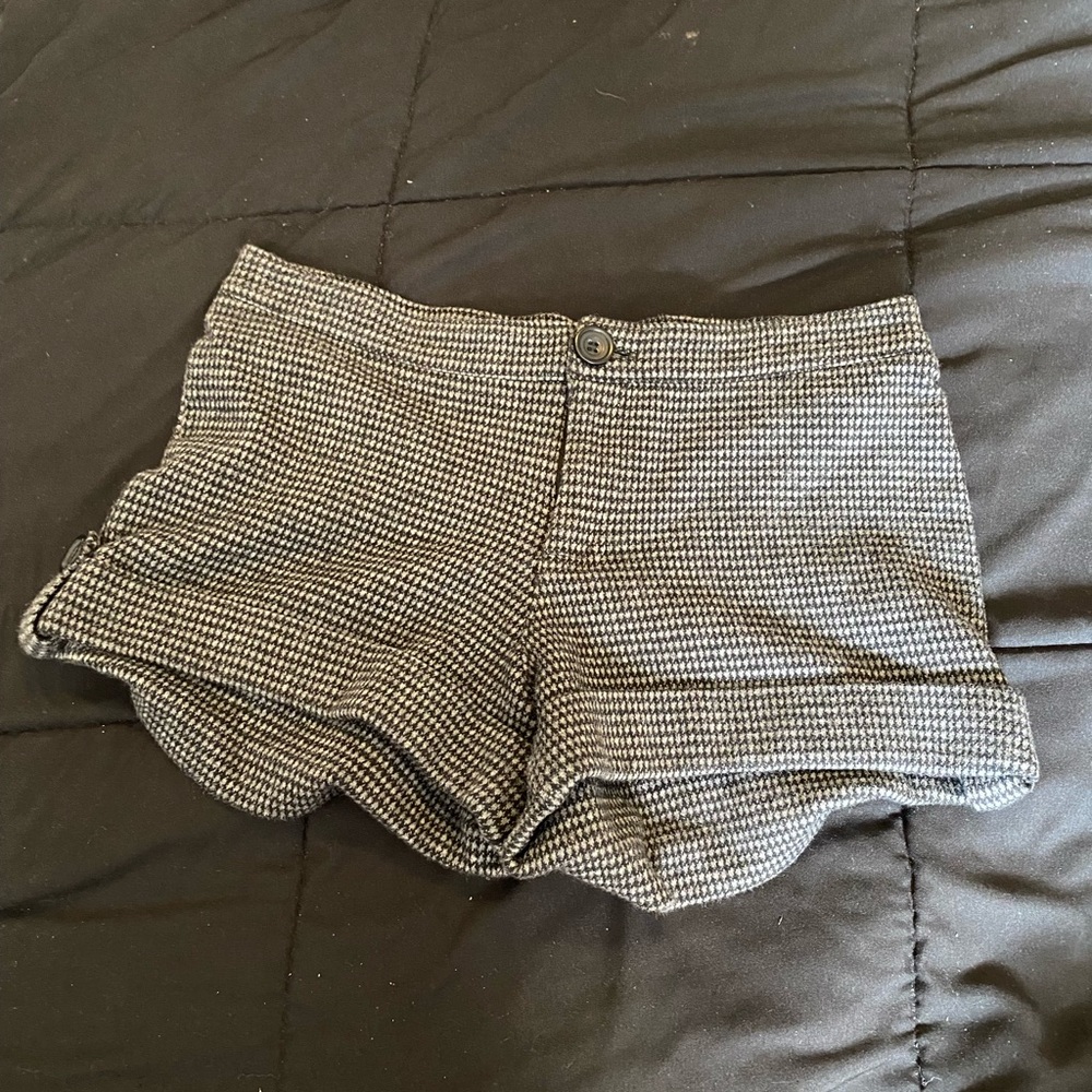 Grey houndstooth shorts